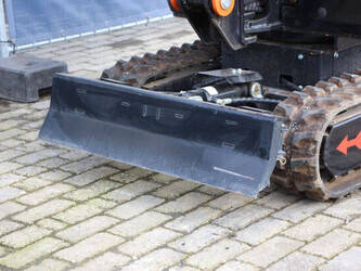 2025-vicsec-vc18fl-1445518-46771340