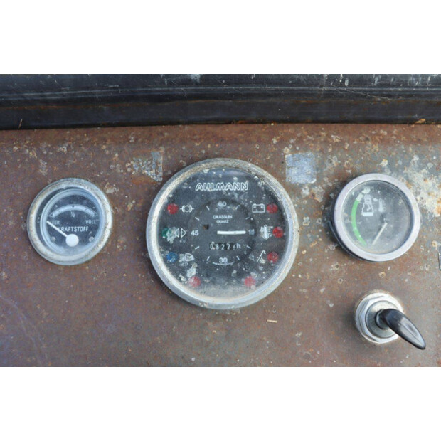 1986 Ahlmann AZ9-46771500