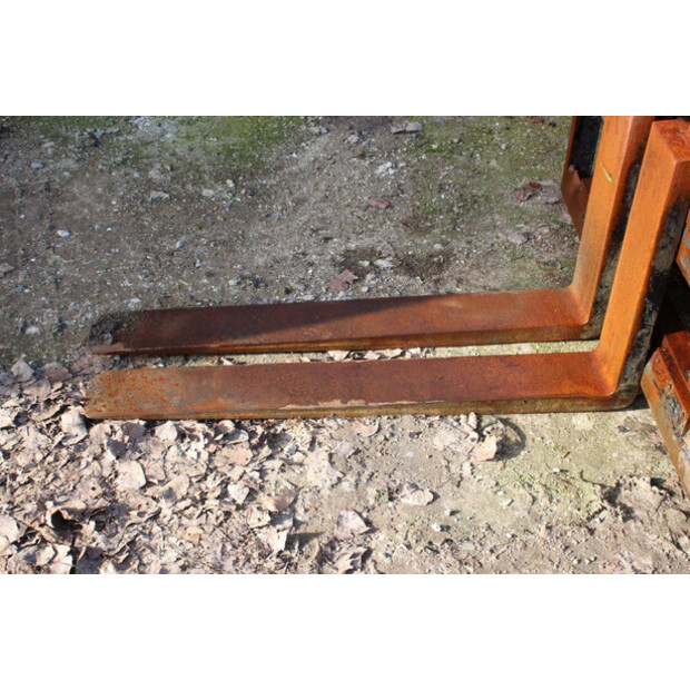 2003 يال GLP40LJ-46771746