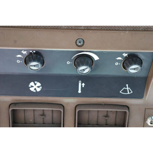 1998 JOHN DEERE 2250-46772012