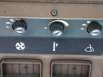 1998-john-deere-2250-46772012