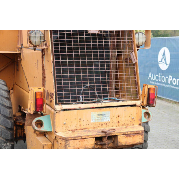 1989 كاس W15-46772110