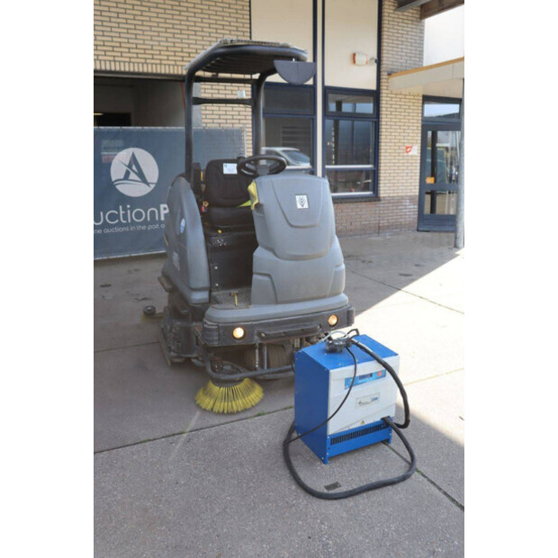 2014 Karcher B250R-46772313