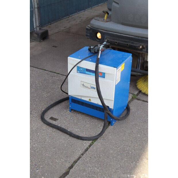 2014 Karcher B250R-46772316