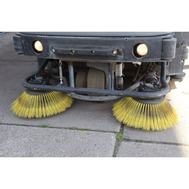 2014 Karcher B250R-46772321