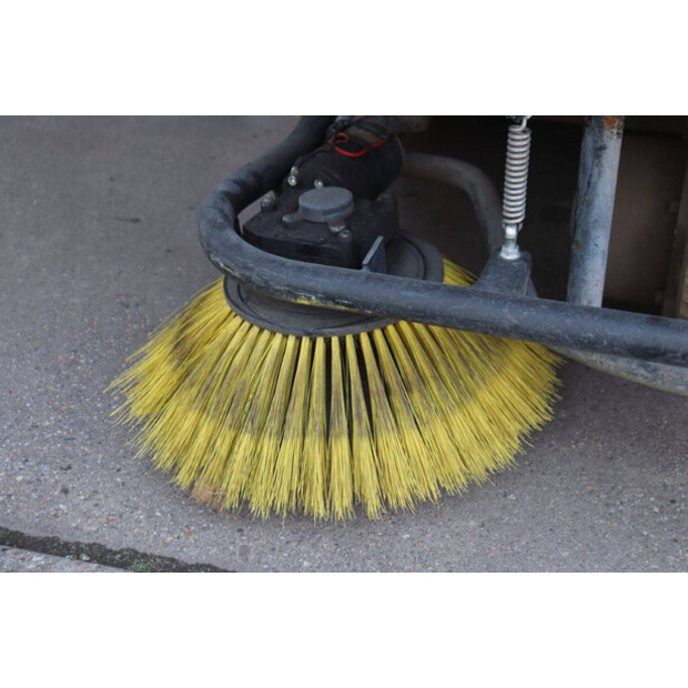 2014 Karcher B250R-46772323