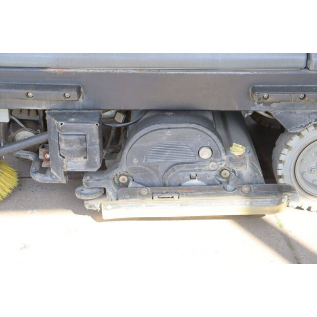 2014 Karcher B250R-46772326