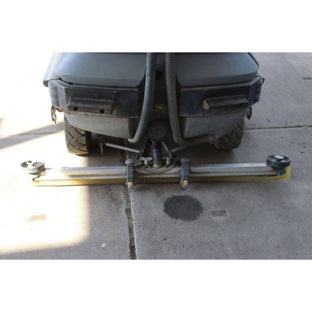 2014 Karcher B250R-46772331