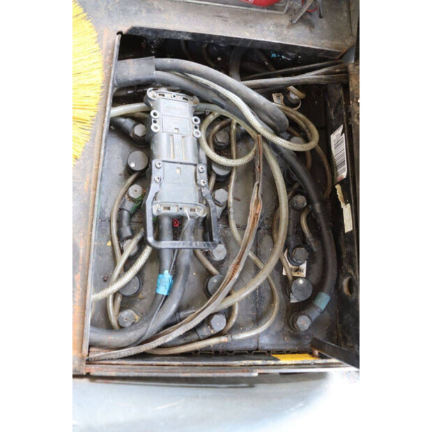 2014 Karcher B250R-46772338