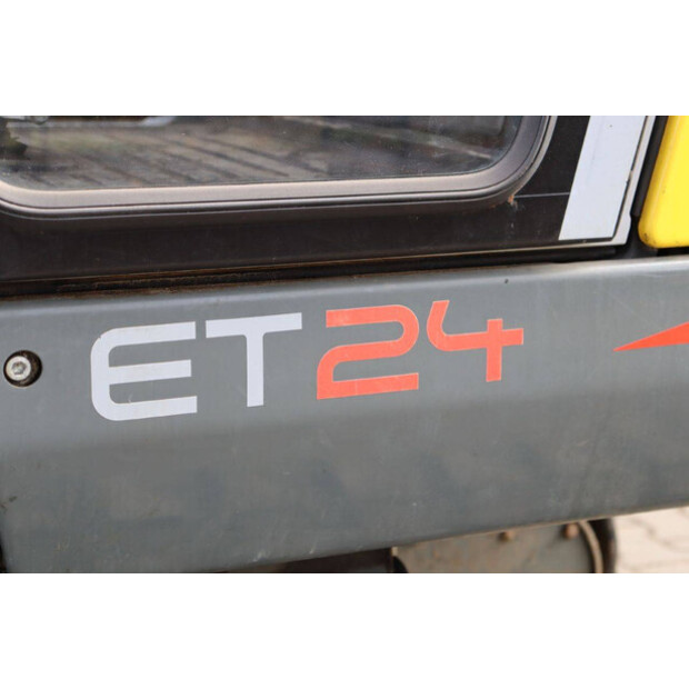 2017 Neuson ET24-46772380