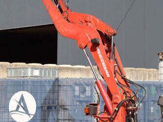 2000-weidemann-3110-1445567-46772740