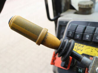 2003-jcb-533-105-1445593-46773430