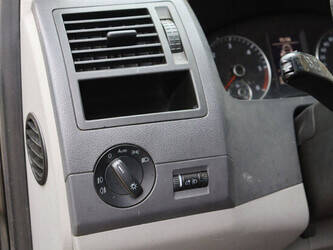 2011-volkswagen-transporter-t5-1445602-46773713