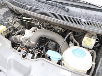 2011-volkswagen-transporter-t5-1445602-46773728