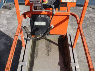 2012-jlg-1930es-1445612-46774069