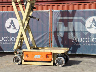 2012-jlg-1930es-1445612-46774080