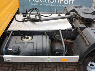 2016-iveco-daily-40c17-1445617-46774213