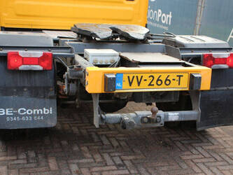 2016-iveco-daily-40c17-1445617-46774215