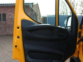 2016-iveco-daily-40c17-1445617-46774223