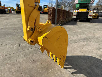 2016-komatsu-pc-7-46774329