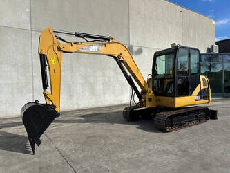 صورة ل حفارات 2013 كاتربيلر 305.5