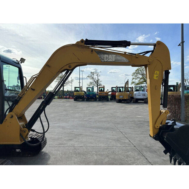 2013 كاتربيلر 305.5-46774374