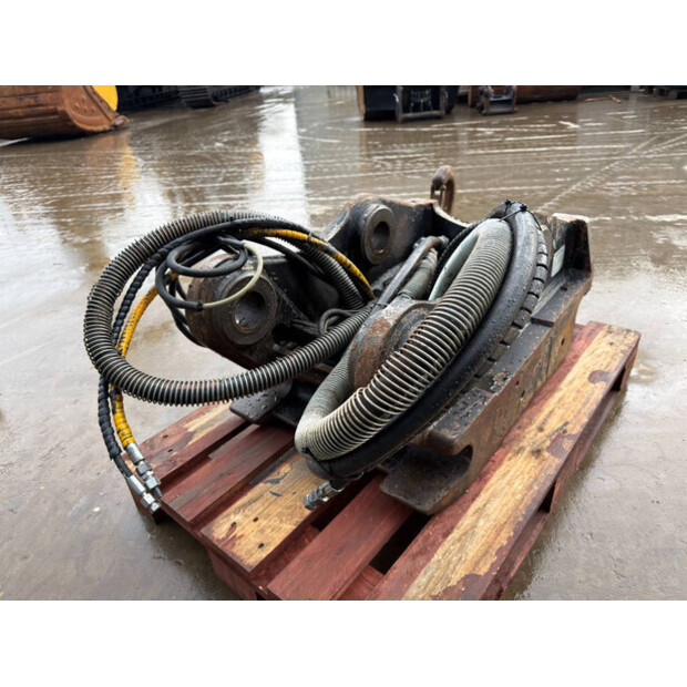 2010 OilQuick OQ80-46776440