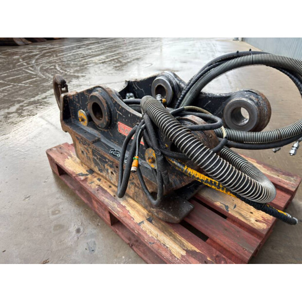 2010 OilQuick OQ80-46776442