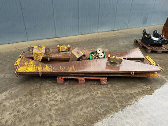 caterpillar-730-1445808-46777057