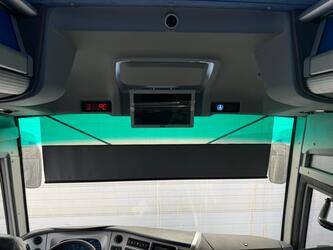 2026-mercedes-benz-mcv-500-46777735