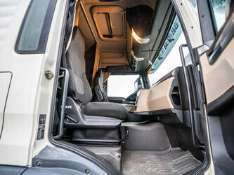 2018-man-tgs-18-460-1445924-46780293