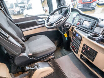 2018-man-tgs-18-460-1445924-46780297