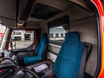 2006-daf-lf55-180-1445933-46780550