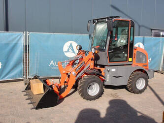 صورة ل شيولات 2024 بانثر 10-08