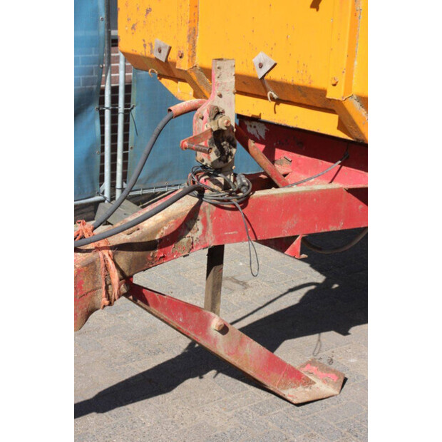 1973 ميديم HS 65-46781203