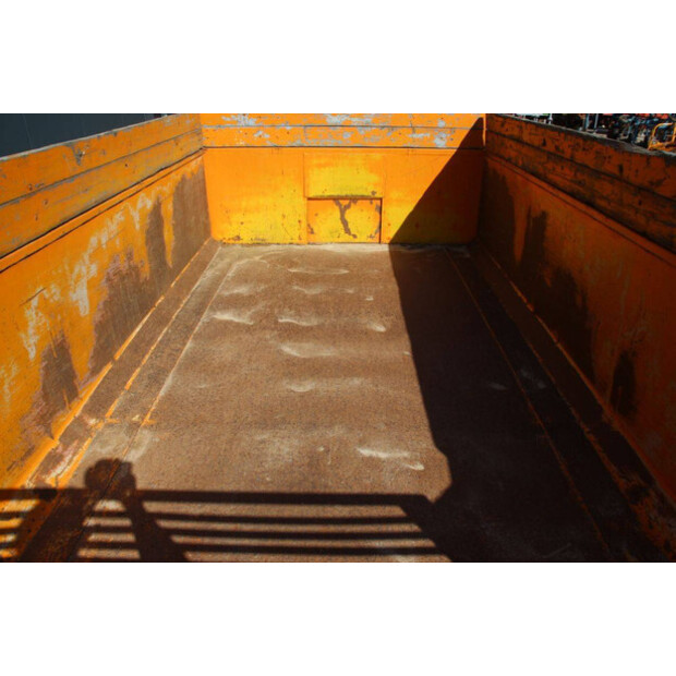 1973 ميديم HS 65-46781209