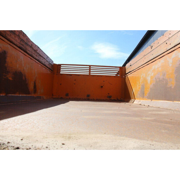 1973 ميديم HS 65-46781211