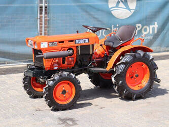 Image for TRACTORS KUBOTA B7001