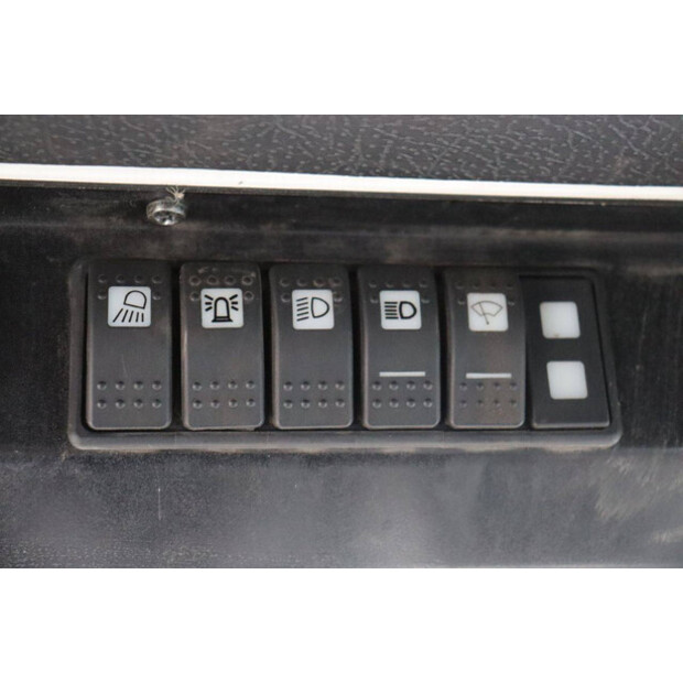 2016 Conver C4-46782872