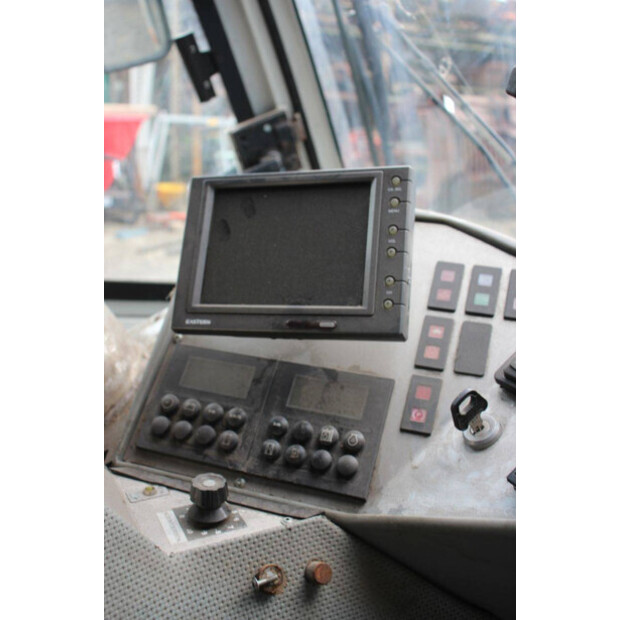 2007 HMF 214-46782919