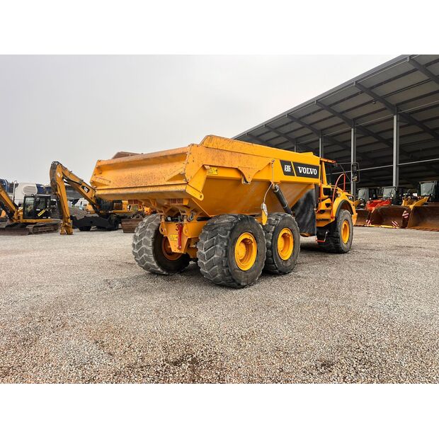 2022 فولفو A30G-46784990