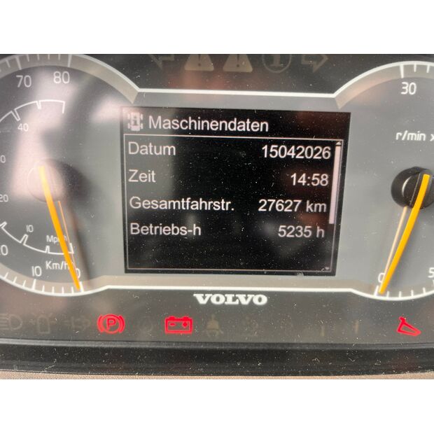 2022 فولفو A30G-46784992