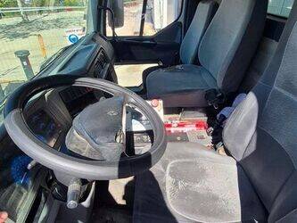 2005-renault-premium-1446148-46786575