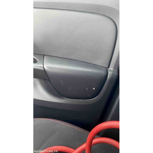 2014 Renault Clio-46786644