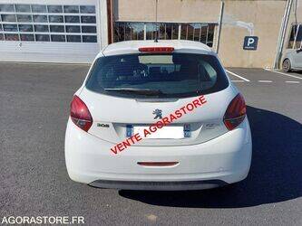 2015-peugeot-208-1446173-46786896