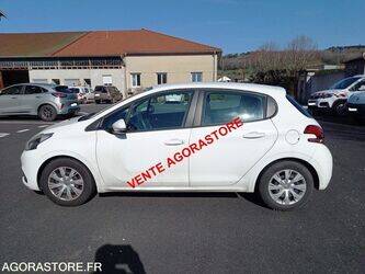 2015-peugeot-208-1446173-46786899