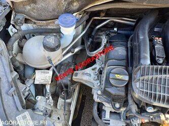 2015-peugeot-208-1446173-46786915