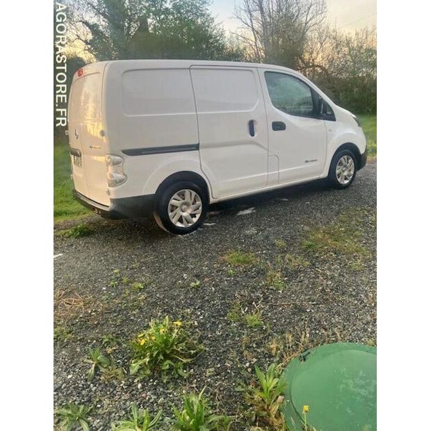 2018 نيسان NV200-46787089