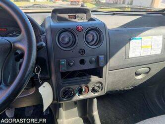 2005-peugeot-partner-1446198-46787226