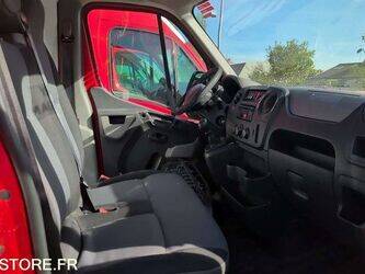 2015-renault-master-1446205-46787311